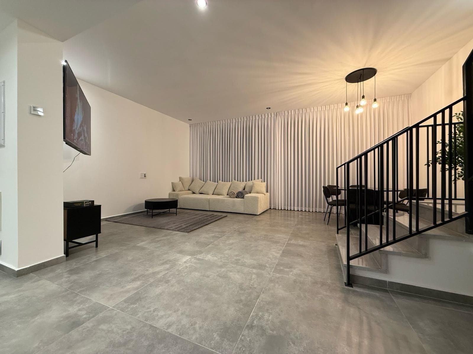 WhatsApp Image 2025-04-09 at 12.06.08 (3).jpeg